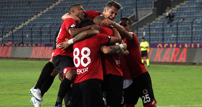 لاعبو جينتشلاربيرليجي 