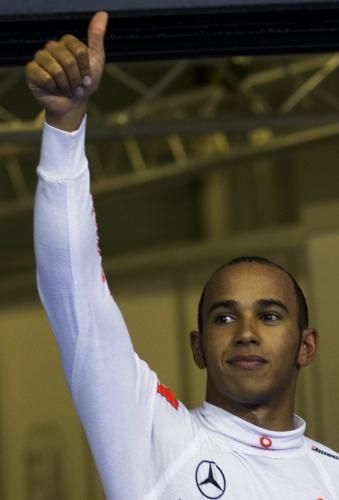 2010-11-13t145149z_01_yas18_rtridsp_3_motor-racing-prix_reuters