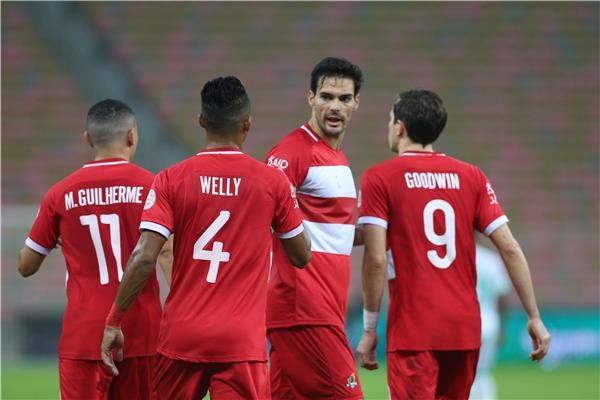 لاعبو الوحدة 