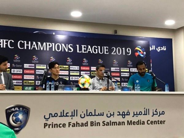 من المؤتمر الصحفي