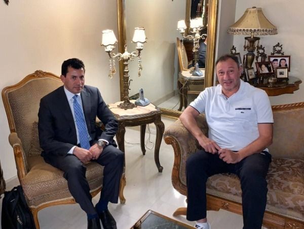 محمود الخطيب مع وزير الرياضة