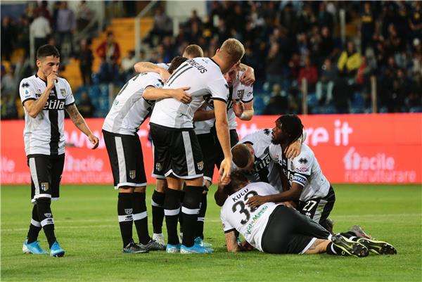 لاعبو بارما