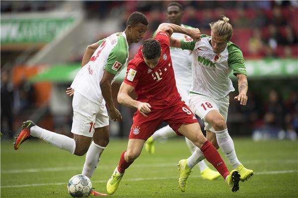 من لقاء بايرن وأوجسبورج