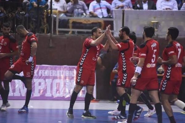 لاعبو الأهلي