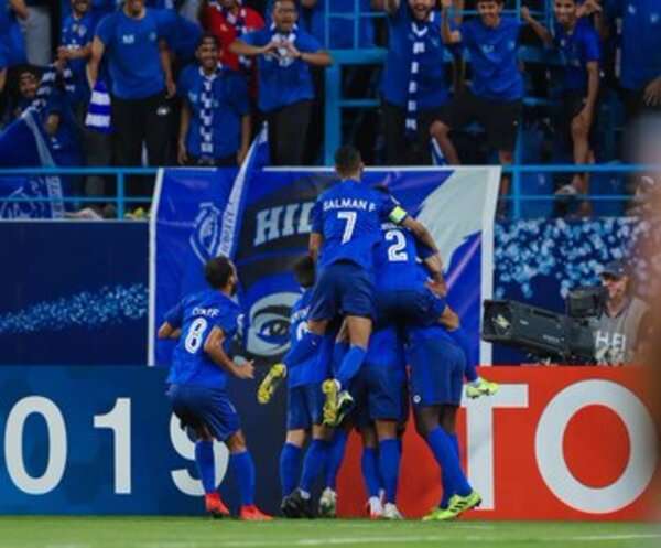 لاعبو الهلال
