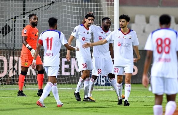 لاعبو الشارقة