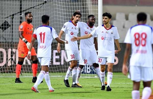 لاعبو الشارقة