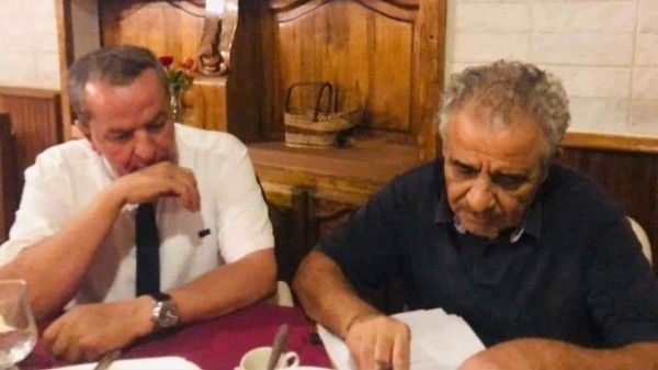 من توقيع العقود