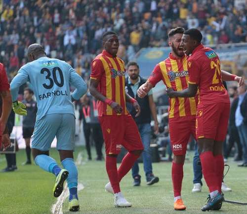 فرحة لاعبي ملطية سبور