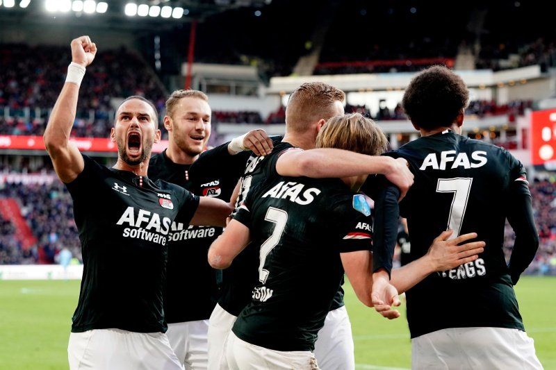 فرحة لاعبي ألكمار 