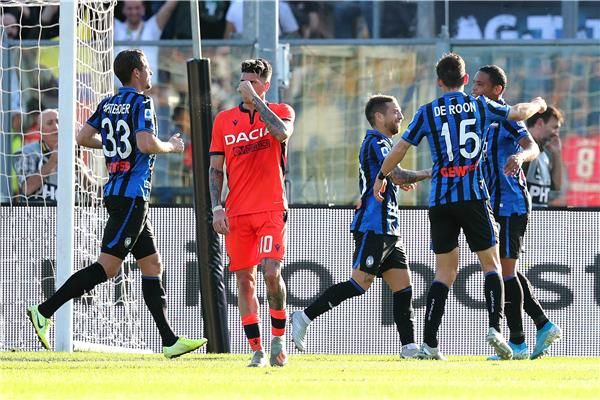 فرحة لاعبي أتلانتا