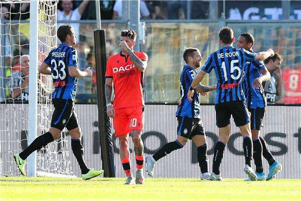 فرحة لاعبي أتلانتا