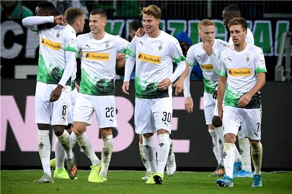 فرحة لاعبي مونشنجلادباخ 