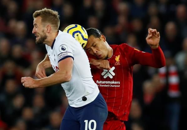 فان دايك وهاري كين