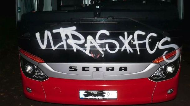  حافلة فريق كولن