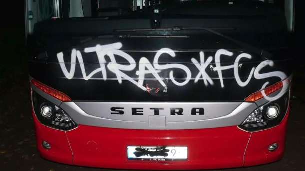  حافلة فريق كولن