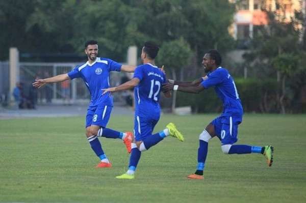 فرحة لاعبي خدمات الشاطئ