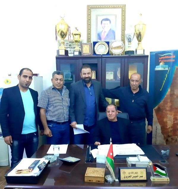 حلمي بعد توقيع العقد