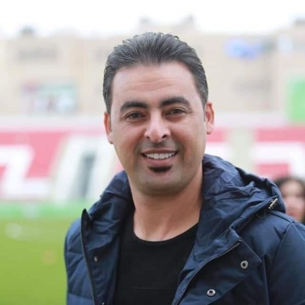  إيهاب أبو جزر