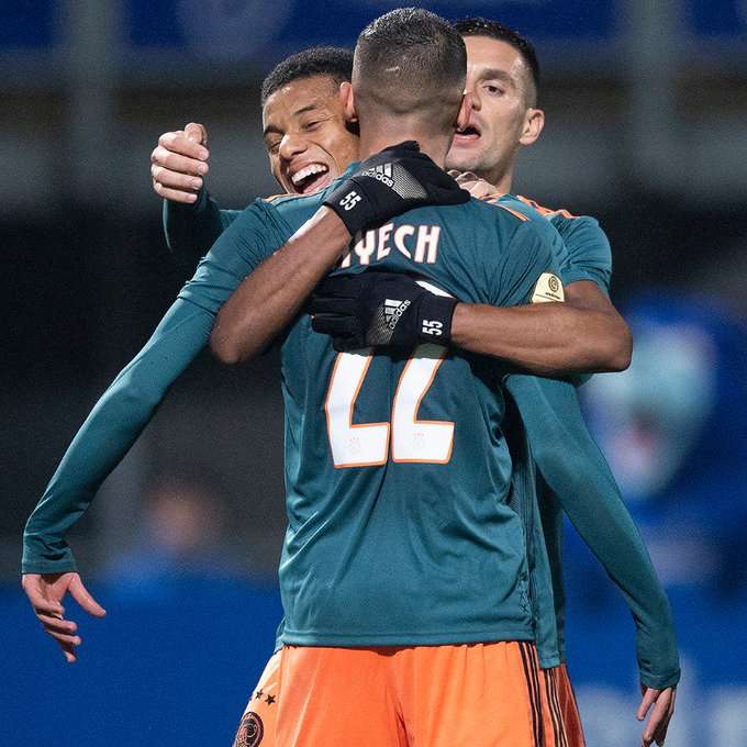 أياكس - أرشيفية