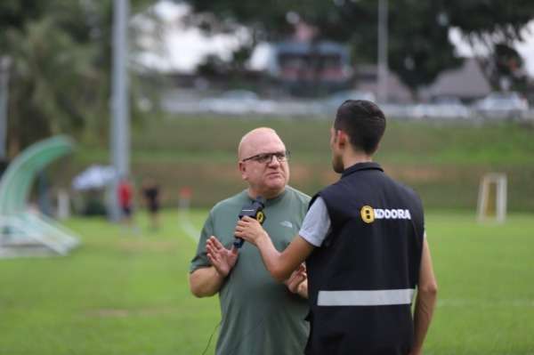 يوسف يونس مع مراسل كووورة