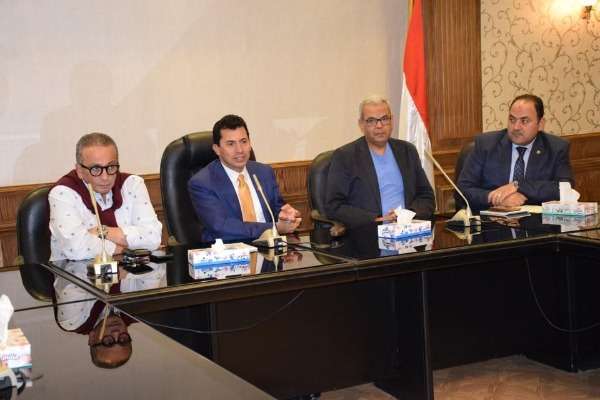 الجنايني مع وزير الرياضة