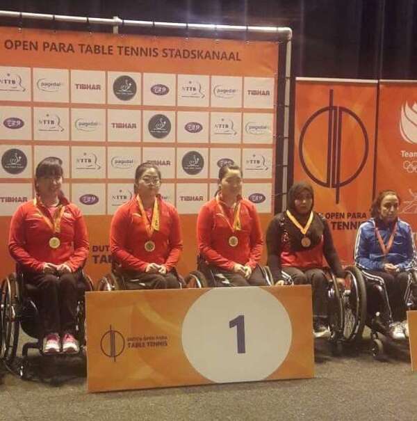 أبو عوض وعليمات على منصة التتويج