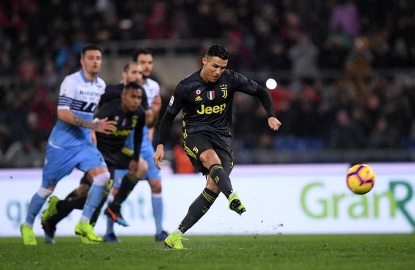 مواجهة سابقة بين يوفنتوس ولاتسيو