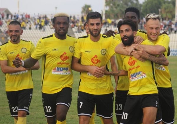 لاعبو البرج 