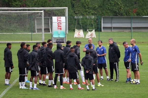 من مران منتخب الإمارات الأولمبي