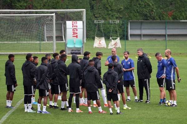 من مران منتخب الإمارات الأولمبي