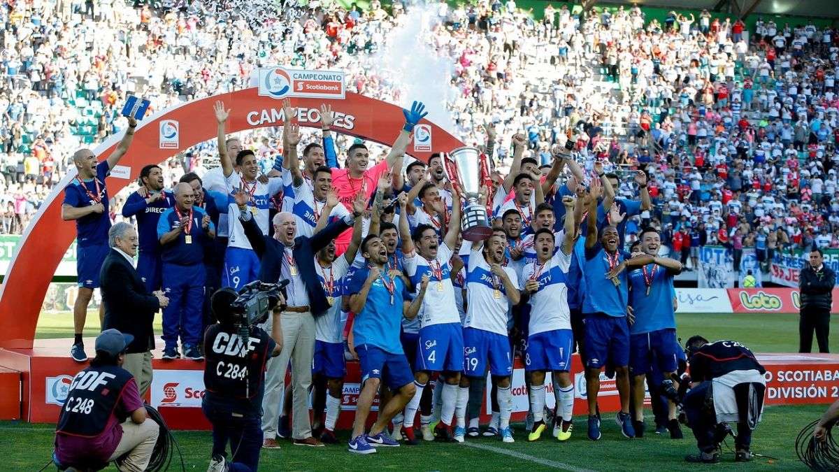 كاتوليكا بطل الموسم السابق