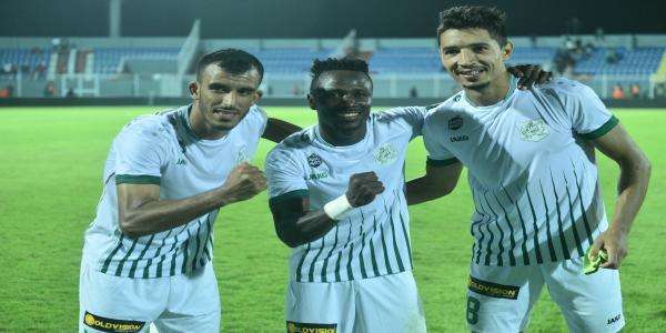 لاعبو الدفاع الجديدي