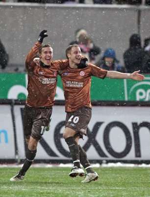 2010-12-03-00000102478452