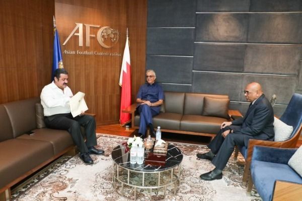 من الاجتماع