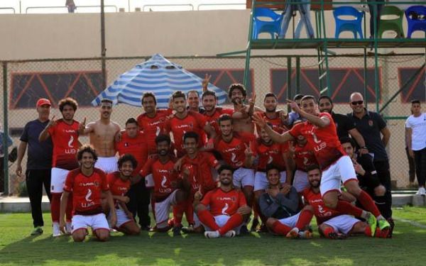 لاعبو شباب الأهلي