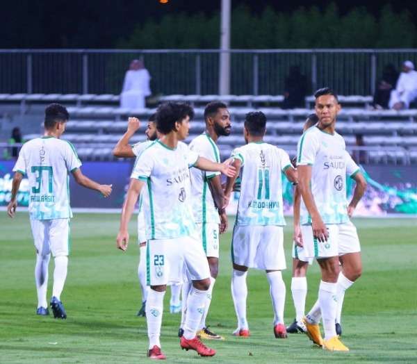 لاعبو الأهلي