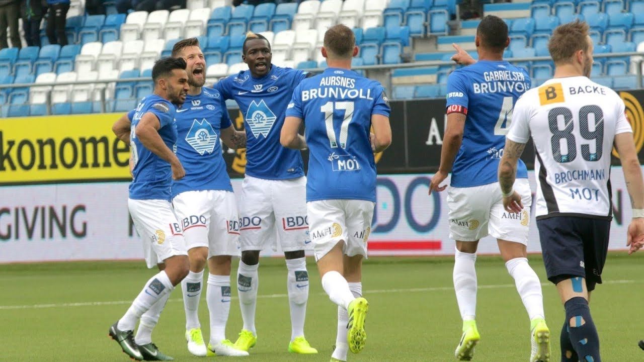 لاعبو مولده 