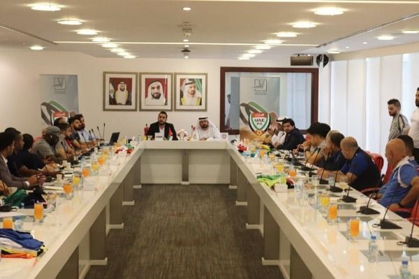 من الاجتماع