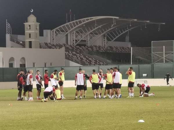 المنتخب الفلسطيني يتدرب في البحرين