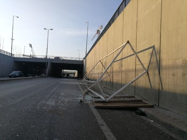 من محيط الملعب