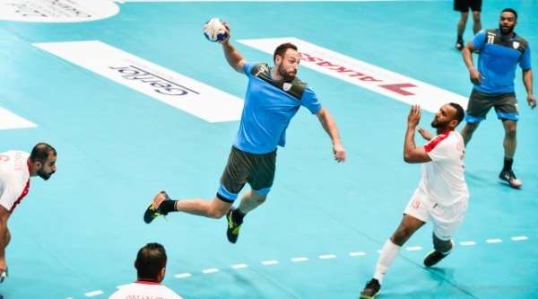 من مباراة الوكرة وعمان العماني