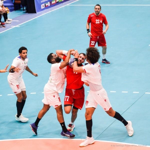 من لقاء العربي والشارقة 