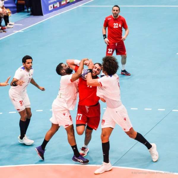 من لقاء العربي والشارقة 