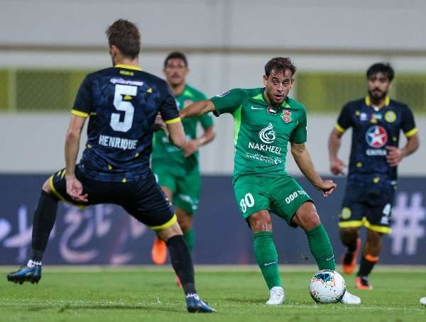 من مباراة شباب الأهلي واتحاد كلباء