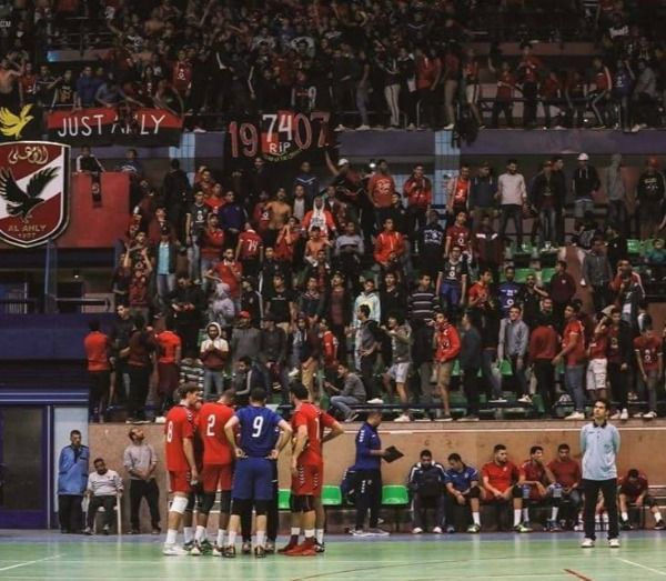 لاعبو الأهلي