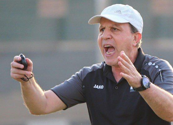 أيمن الحكيم