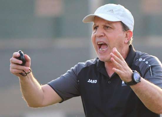 أيمن الحكيم