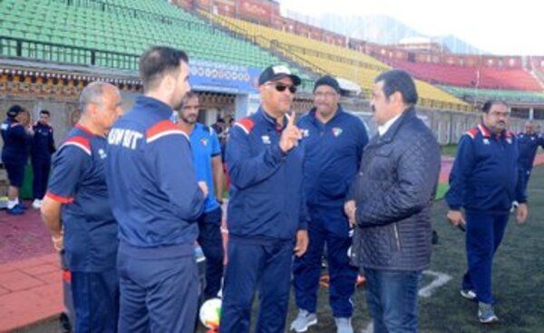 من معسكر الكويت