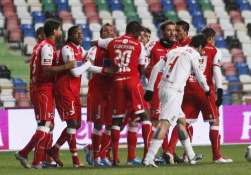 2010-12-04t214952z_01_hgc01_rtridsp_3_soccer-portugal_reuters